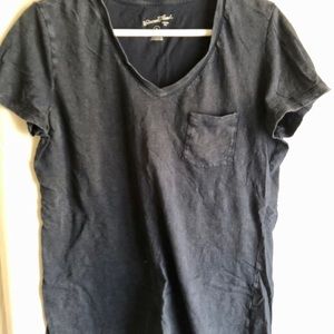 Universal Thread T-Shirt